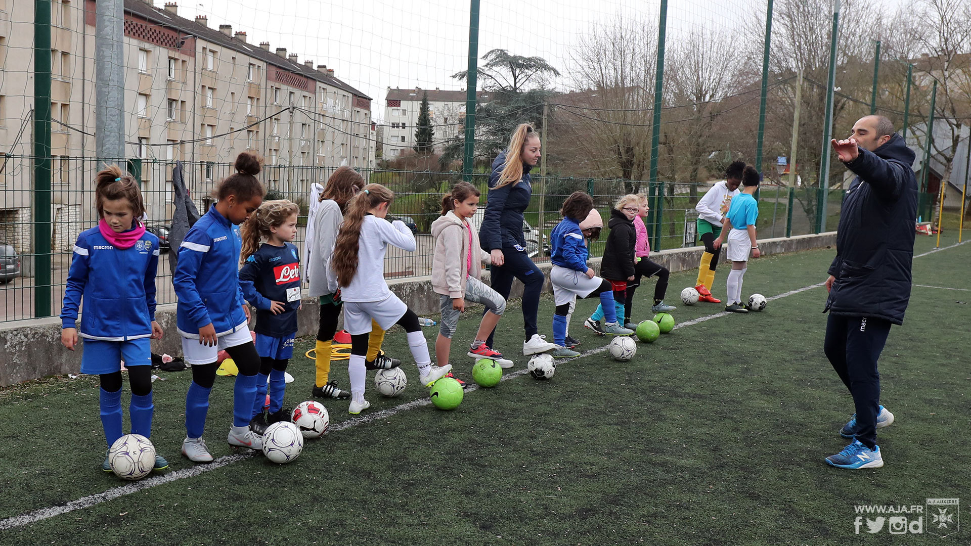 L'AJA Stade présente dans le quartier des Rosoirs