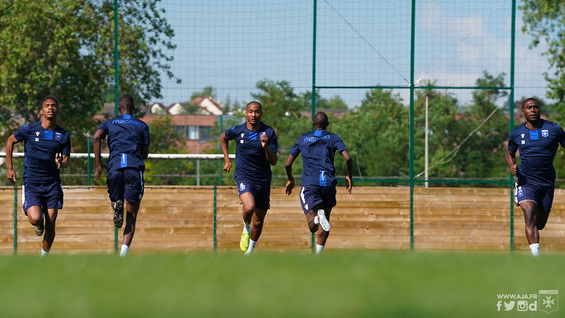 Venez assister aux matches amicaux à Avallon